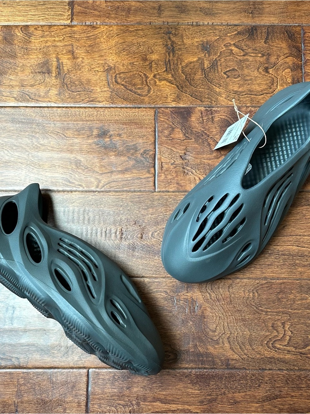Adidas Yeezy Foam Runner “Carbon” – Size 12 (Men) – Brand New